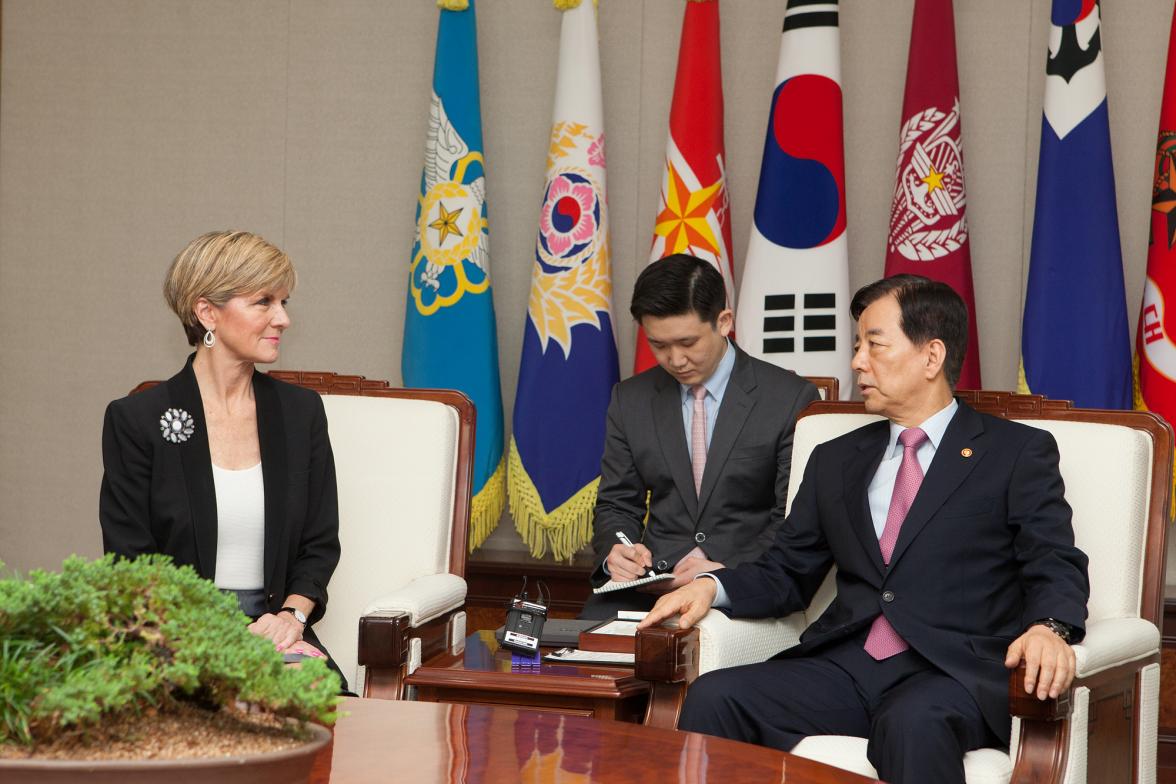 Foreign Minister Bishop meets with ROK Minister for National Defense Han Min-koo.