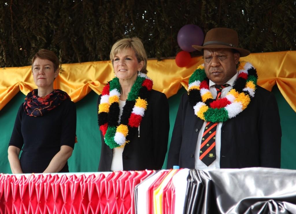 Foreign Minister Bishop is welcomed to the Wapenamanda District.