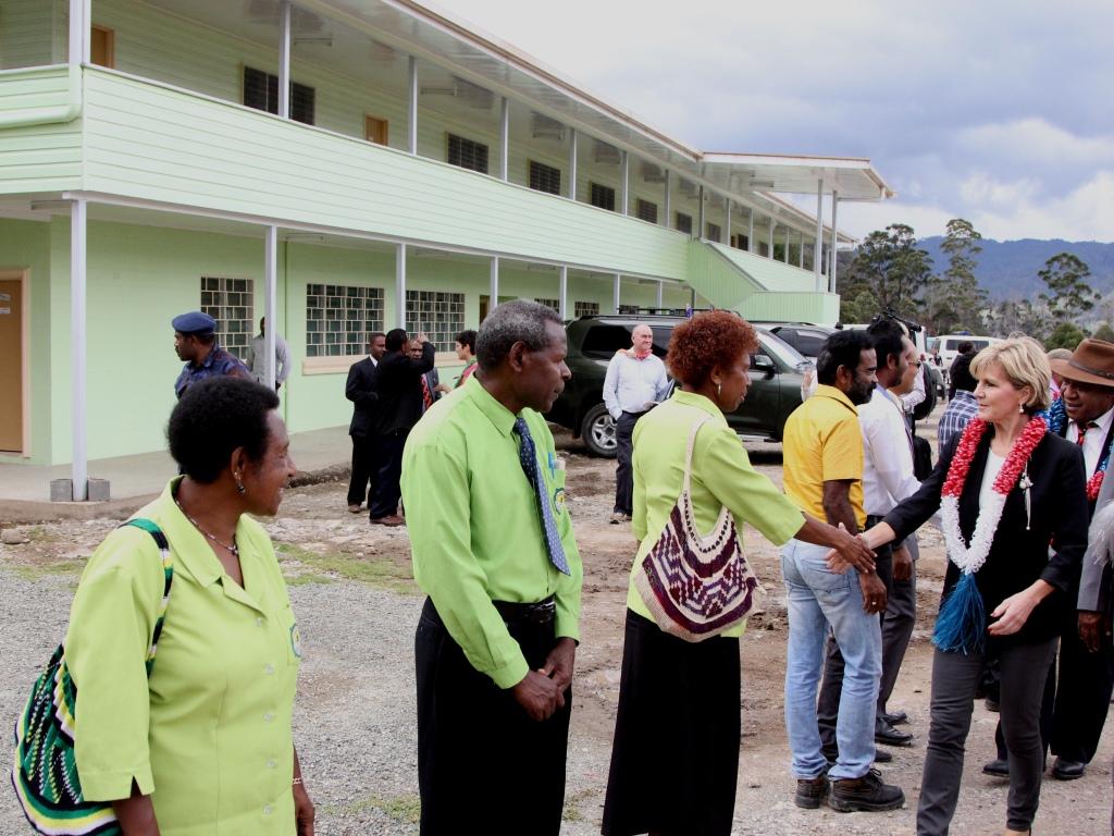 Foreign Minister Bishop visits Enga Nursing College.