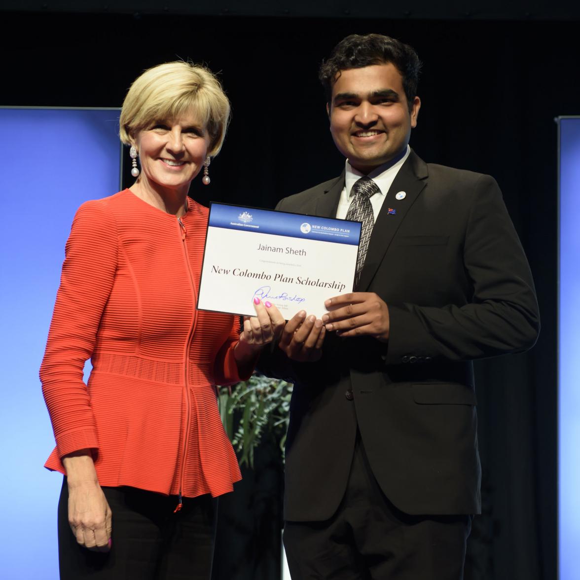 Foreign Minister Julie Bishop with Jainam Sheth, 2018 Hong Kong  Scholar, Swinburne University of Technology