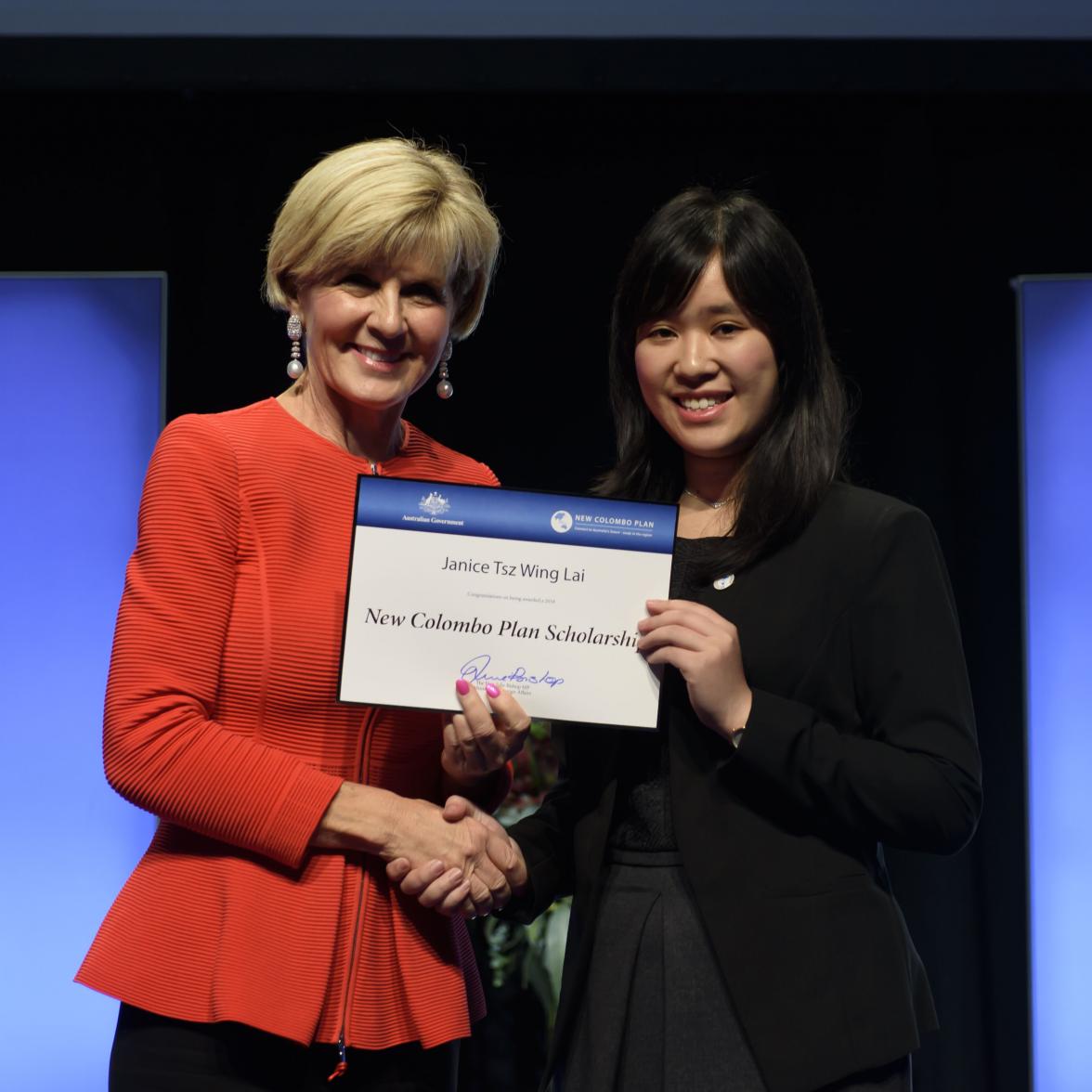 Foreign Minister Julie Bishop with Janice Tsz Wing Lai, 2018  Republic of Korea Scholar, UNSW Australia