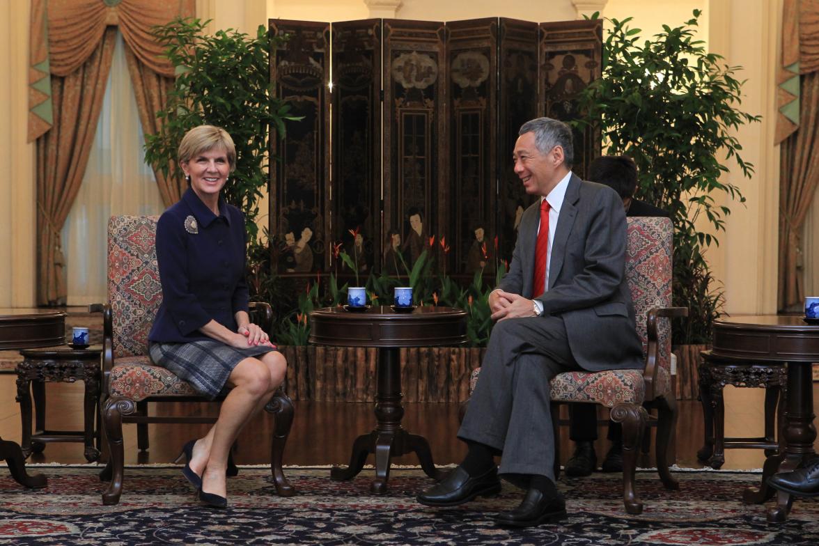 Australia's Foreign Minister Julie Bishop meets with Singapore's Prime Minister Lee Hsien Loong at Istana in Singapore. 20 May 2015.