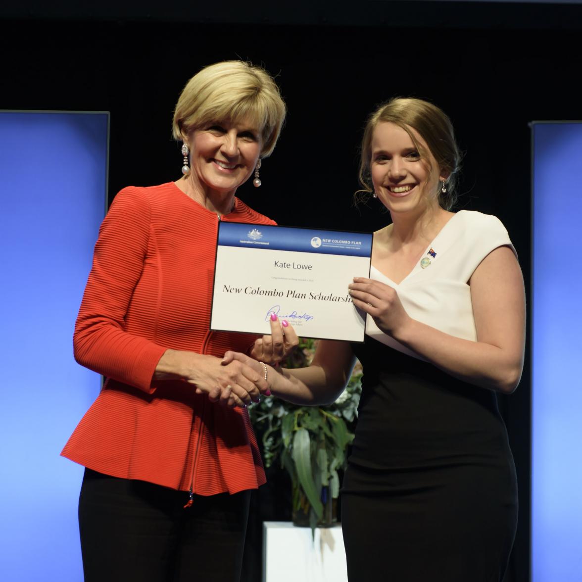 Foreign Minister Julie Bishop with Kate Lowe, 2018 Taiwan Fellow, Deakin University