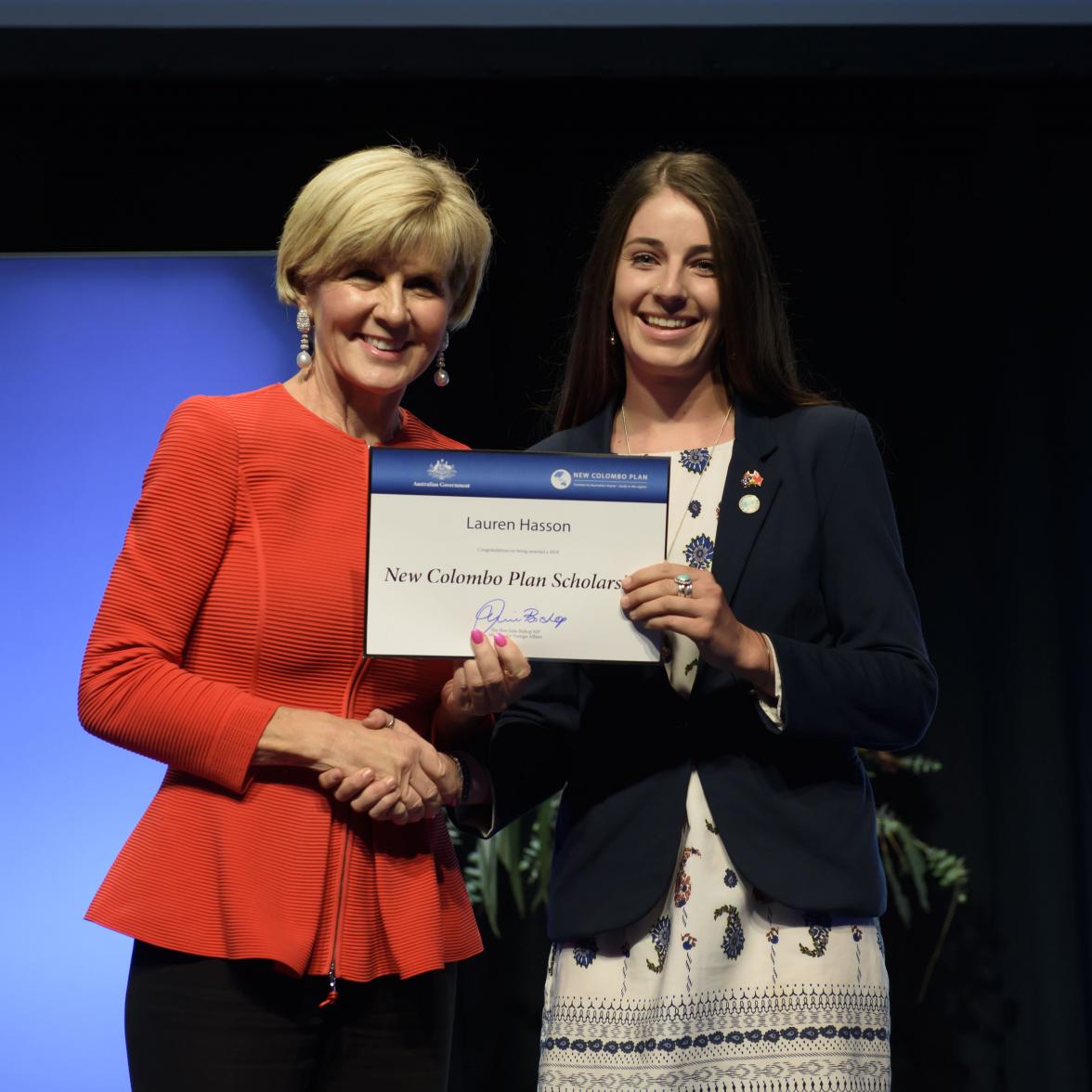 Foreign Minister Julie Bishop with Lauren Hasson, 2018 Tonga Fellow, Southern Cross University