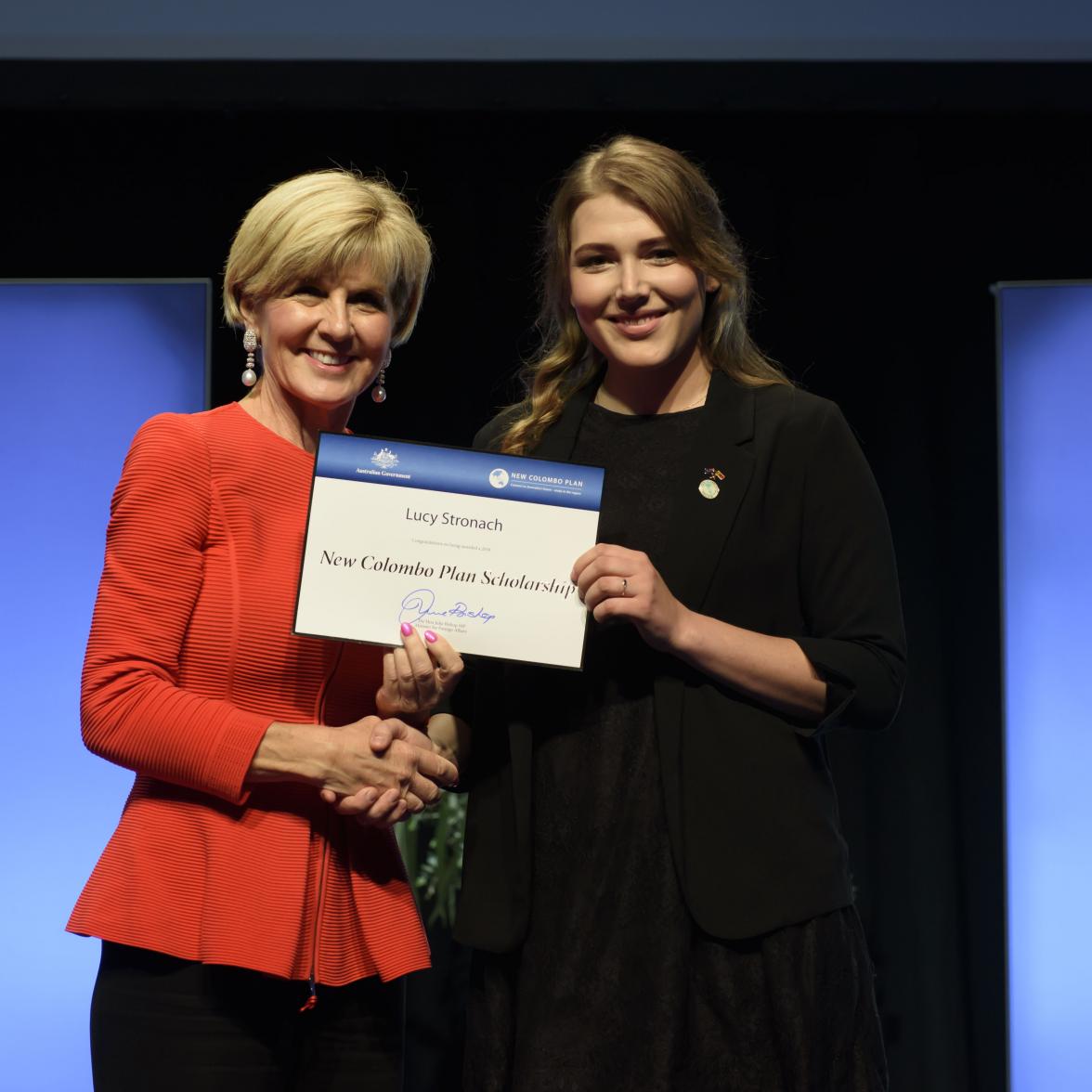 Foreign Minister Julie Bishop with Lucy Stronach, 2018 Sri Lanka Fellow, Murdoch University