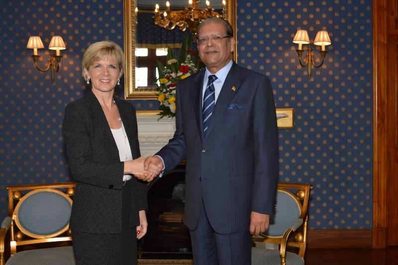 Foreign Minister Julie Bishop meets with Mauritian President H.E. Rajkeswur Purryag. 15 September 2014.