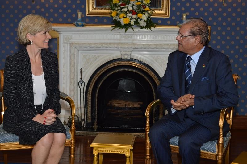 Foreign Minister Julie Bishop meets with Mauritian President H.E. Rajkeswur Purryag. 15 September 2014.