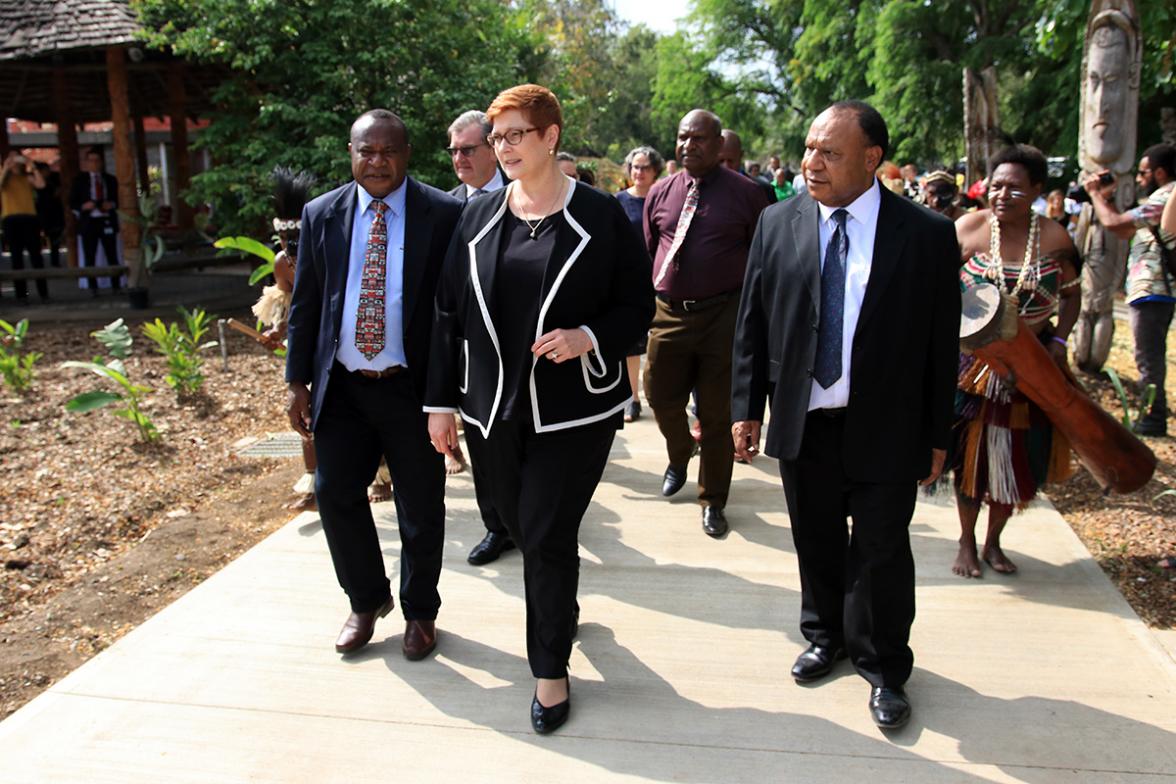 Foreign Minister Marise Payne with Director Dr Andrew Moutu and Foreign Affairs Minister Rimbink Pato arriving at the National Museum & Art Gallery.