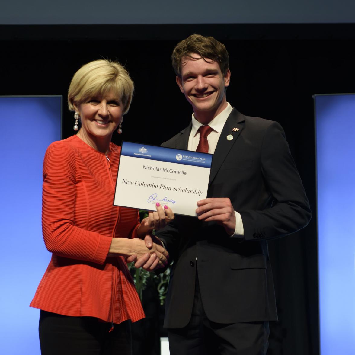 Foreign Minister Julie Bishop with Nick McConville, 2018 India Fellow, Deakin University