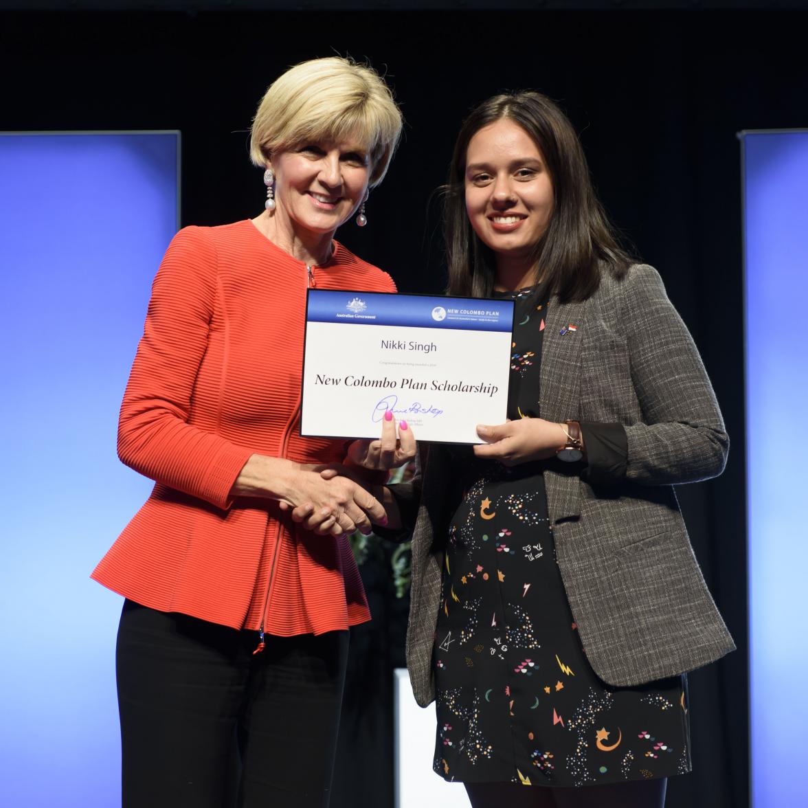 Foreign Minister Julie Bishop with Nikki Singh, 2018 Indonesia Scholar, Western Sydney University