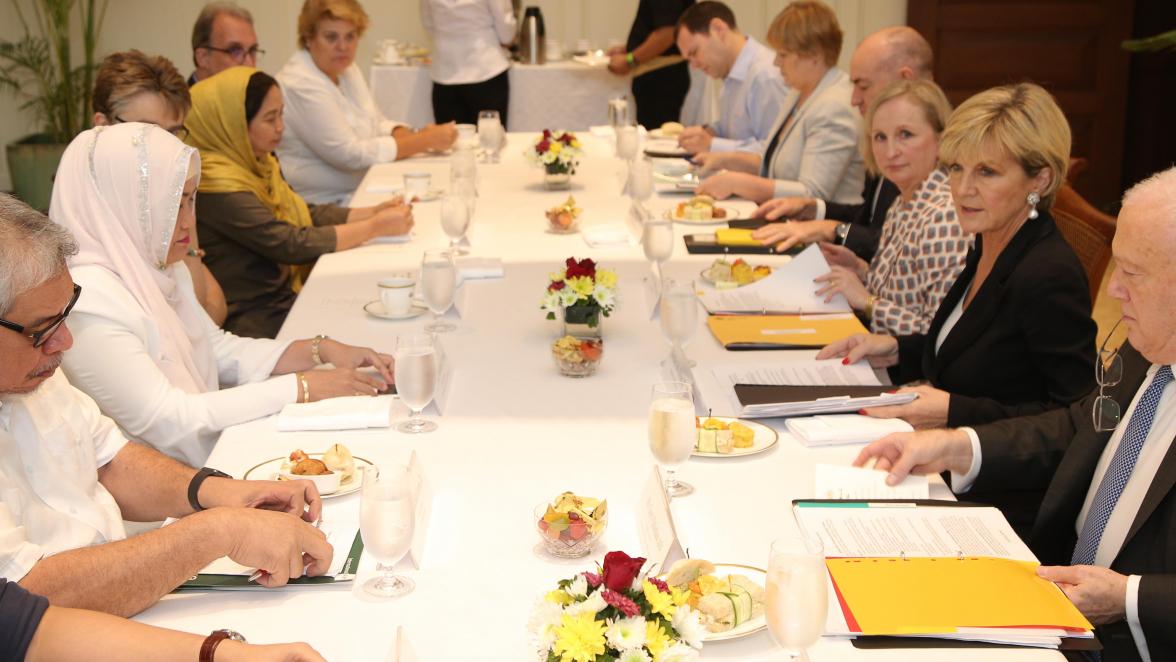 Foreign Minister Julie Bishop meeting with development partners from Mindanao to discuss the peace process in Southern Philippines, Manila, 5 August 2017.