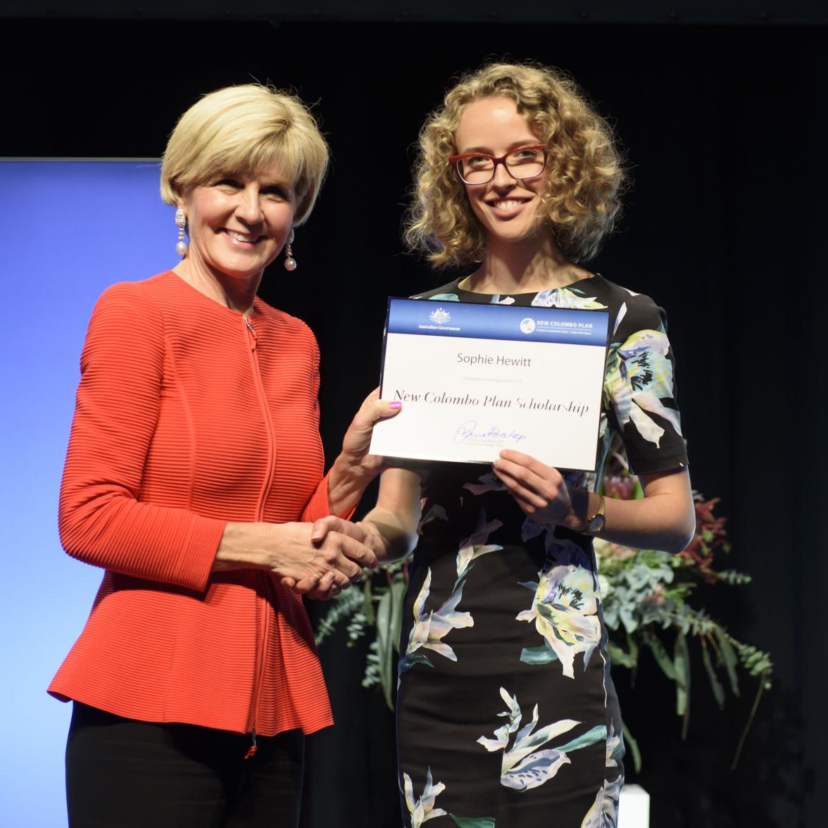 Foreign Minister Julie Bishop with Sophie Hewitt, 2018 Indonesia Scholar, Australian National University