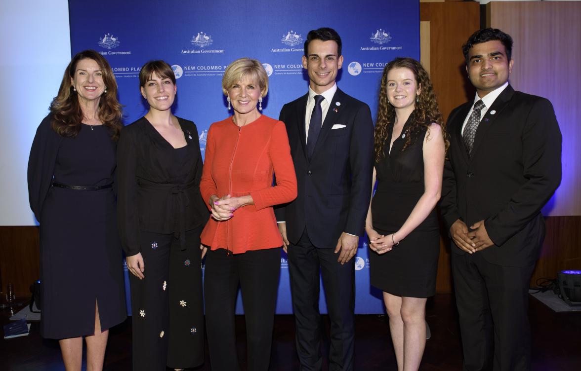 Foreign Minister Julie Bishop with scholars from Swinburne University and Professor Linda Kristjanson AO, Vice-Chancellor (far left) Swinburne University of Technology