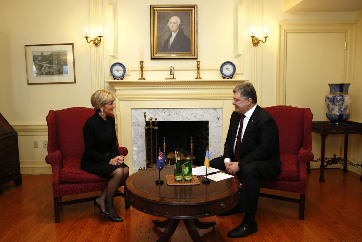 Foreign Minister Julie Bishop meets with HE Mr Petro Poroshenko, President of Ukraine ahead of the Nuclear Security Summit. 31 March 2016.