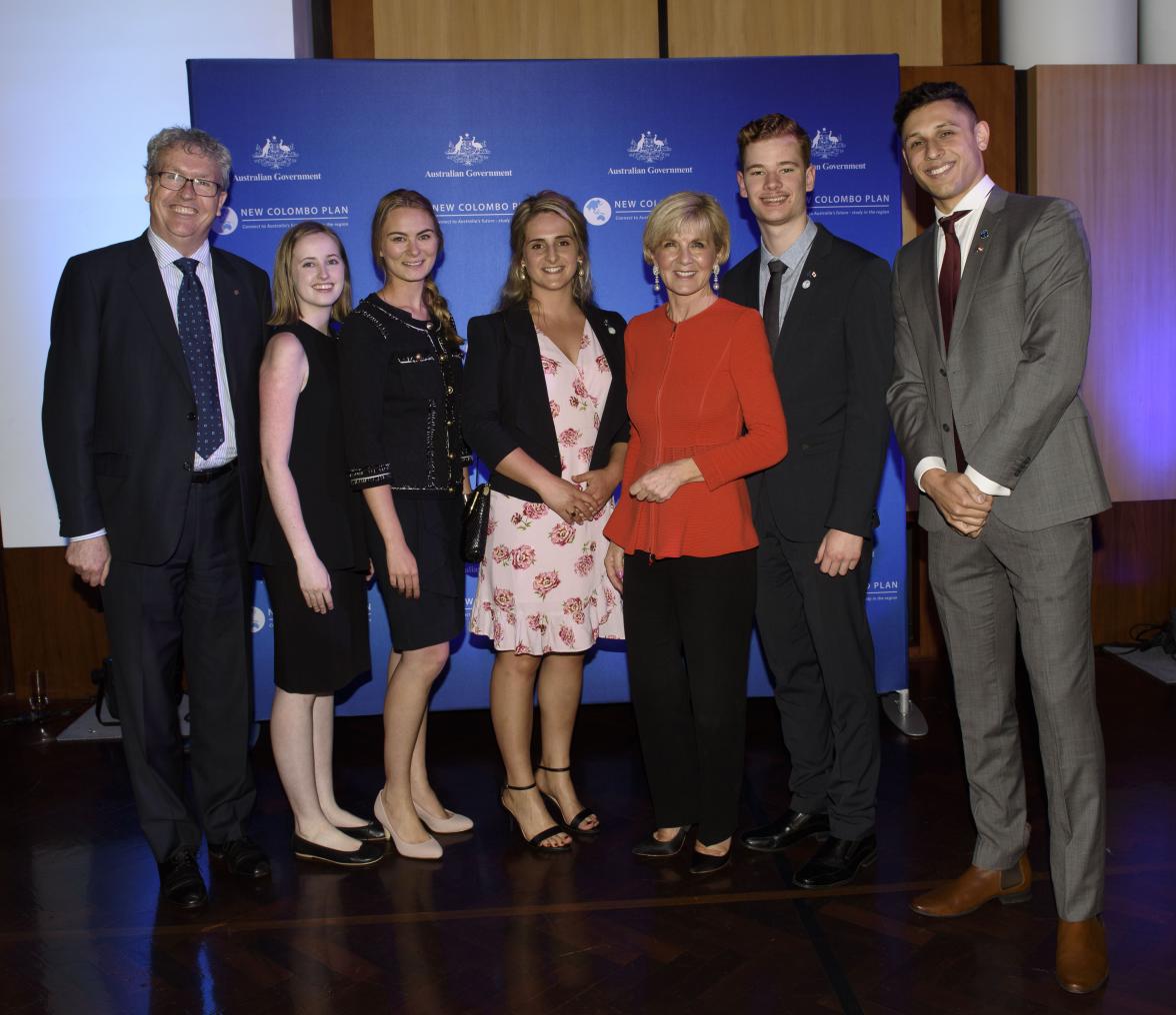 Foreign Minister Julie Bishop with scholars from Wollongong University and Professor Paul Wellings CBE Vice-Chancellor