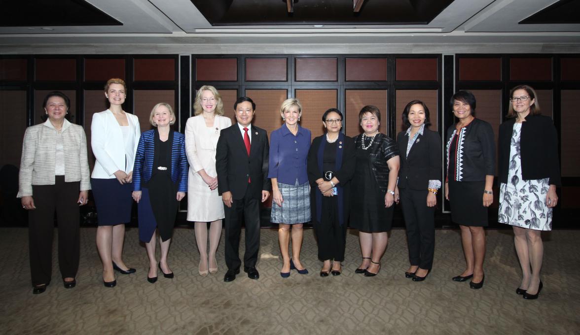 Foreign Minister Julie Bishop meeting with ministers and business leaders from Indonesia, Vietnam and the Philippines to discuss opportunities for economic empowerment of women in the ASEAN, Manila, 6 August 2017.