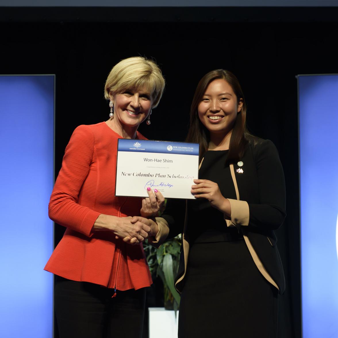 Foreign Minister Julie Bishop with Won-Hae Shim, 2018 Nepal Fellow, University of Technology Sydney