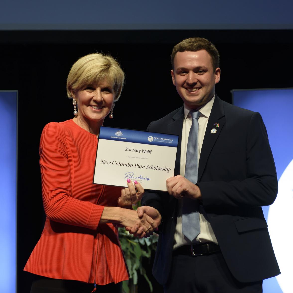 Foreign Minister Julie Bishop with Zachary David Wolff, 2018 India Scholar, the University of Sydney