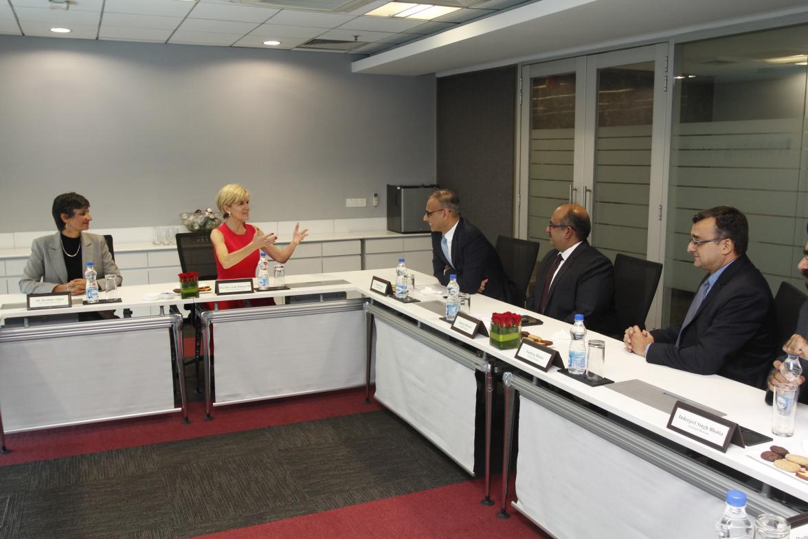 Foreign Minister Julie Bishop in discussion with senior management from Macquarie India in Gurugram, Haryana, 19 July 2017.