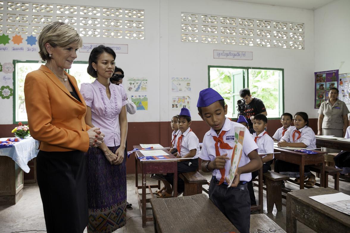 Foreign Minister Julie Bishop meets students at Hom Neua Primary School. Photo: Bart Verweij