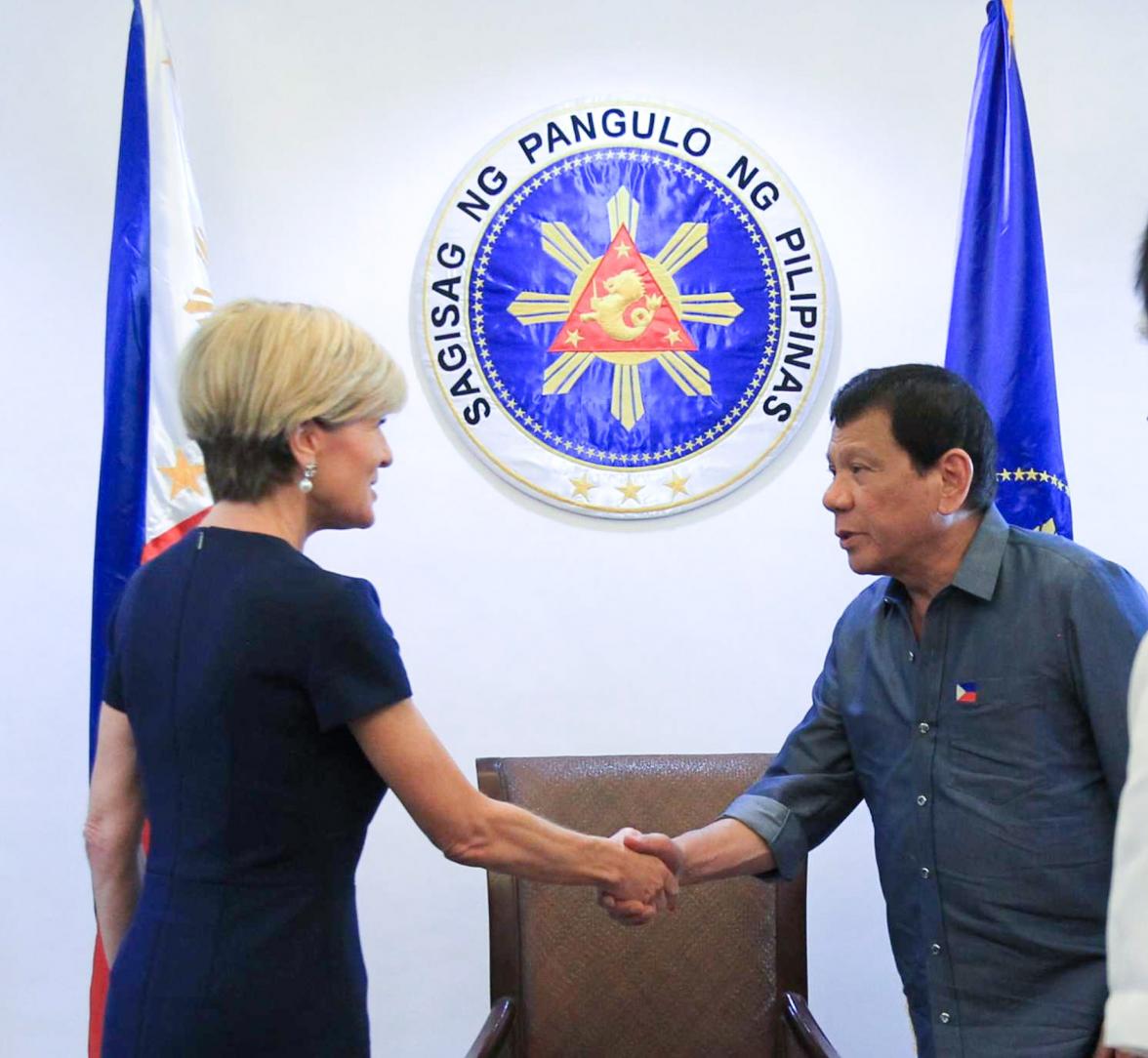 Foreign Minister Julie Bishop meets with Philippine President Duterte in Davao City, 17 March 2017. Photo credit: Malacañang Photo Bureau