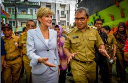 22 March 2016, Makassar, Indonesia:  Foreign Minister Julie Bishop with Makassar Mayor Mr Danny Pomanto touring the revitalised Kassi-Kassi Laneway in Makassar.