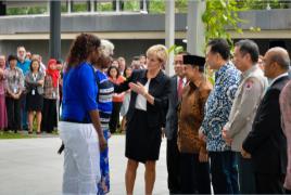 Foreign Minister Julie Bishop introduces Gija Elder Ms Shirley Drill to Indonesian dignitaries