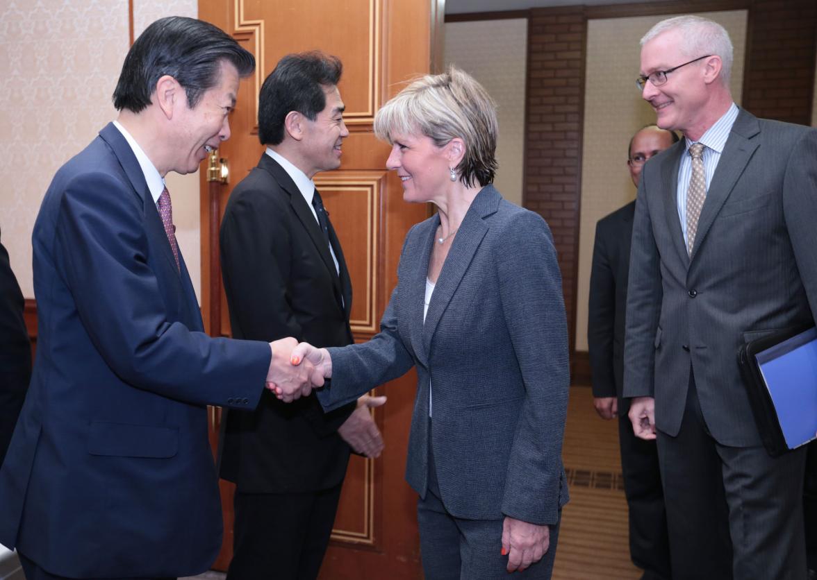 Mr Natsuo Yamaguchi (Komeito), Advisor to the Australia-Japan Diet members' Friendship League shaking hands with the Hon Julie Bishop MP, Minister for Foreign Affairs.