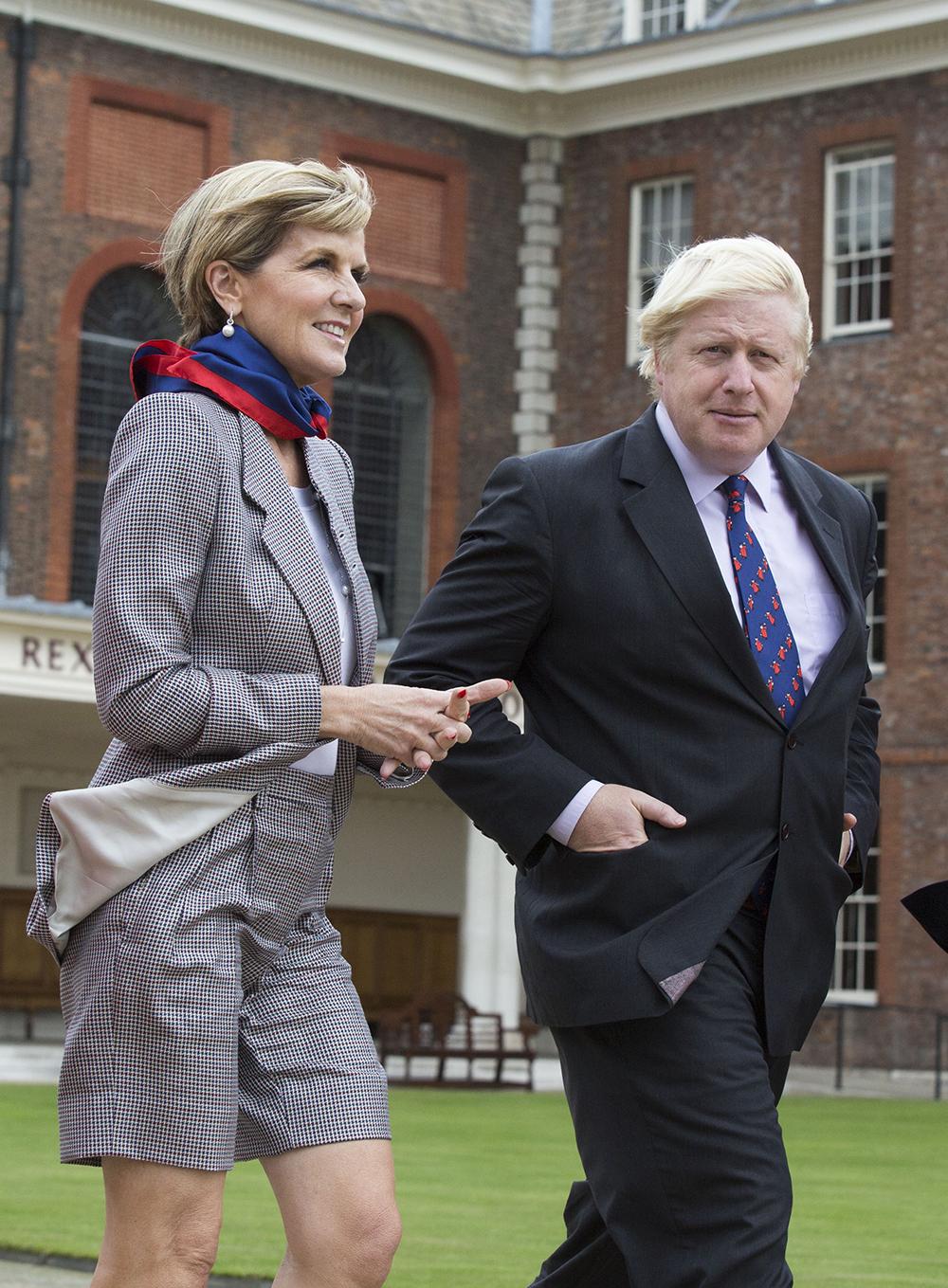 Foreign Minister Julie Bishop and UK Foreign Secre-tary Boris Johnson on a tour of the Royal Chelsea Hospital, venue of the 2016 AUKMIN meeting in London. Photo credit: Jim Ross