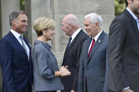 Foreign Minister Julie Bishop, David Panton, Governor General Peter Cosgrove and US Vice President Mike Pence at Admiralty House, 22 April 2017. Photo credit: DFAT/ David Foote, Auspic