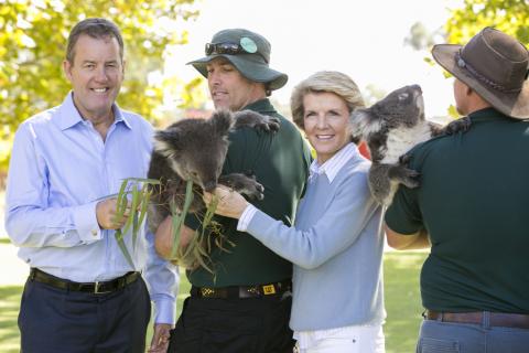 Sandalford owner Peter Prendiville and Foreign Minister Julie Bishop meet some of the wildlife from Caversham Wildlife Park.