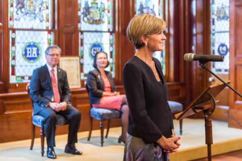 Foreign Minister Julie Bishop thanks SA Governor HE the Hon Hieu Van Le AO and Mrs Le for hosting a function at SA Government House.