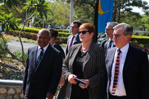 Minister Payne and the Australian High Commissioner Bruce Davis tour the new facilities at University of Papua New Guinea