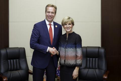 Australian Foreign Minister Julie Bishop meets HE Mr Børge Brende, Minister for Foreign Affairs of Norway, in the margins of the 2016 ASEAN Ministerial Meetings in Vientiane, Laos. 25 July 2016. Photo credit: DFAT/Bart Verweij