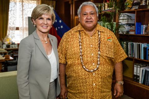 Foreign Minister Julie Bishop with Samoan Prime Minister Tuilaepa at the 3rd UN Small Islands Developing States conference.