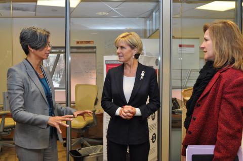 Foreign Minister Julie Bishop tours USAID's Development Lab with Ann Mei Chang, Executive Director and Susan Reichle, Counselor, USAID Administrator, Washington DC 20 January 2015