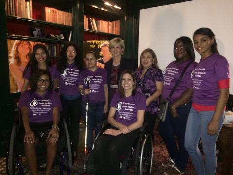 Foreign Minister Julie Bishop with recipients of ‘WILD Panama’ women in leadership project at the American Trade Hotel, 28 June 2017.