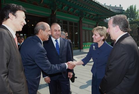 Foreign Minister Bishop greets her MIKTA counterparts. 22 May 2015.