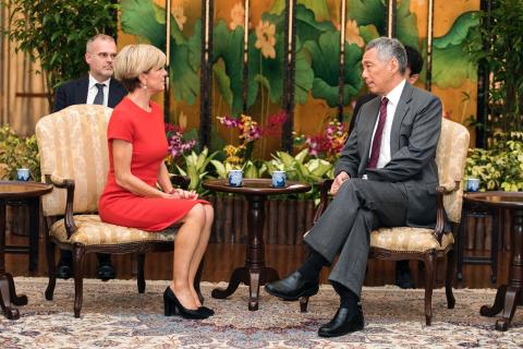 Foreign Minister Julie Bishop meeting with Singapore Prime Minister Lee Hsien Loong in Singapore, 13 March 2017.